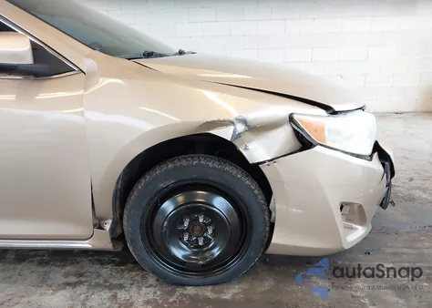 2012 Toyota Camry Le z USA, uszkodzony, nr VIN 4T4BF1FK4CR200111